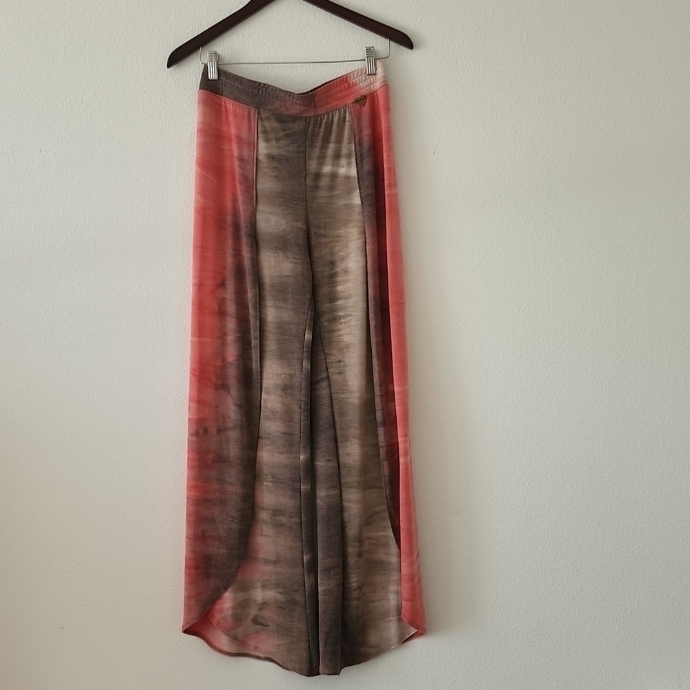 Kelly nishimoto cute booty tie dye pants Beachy Boho Bohemian Resortwear